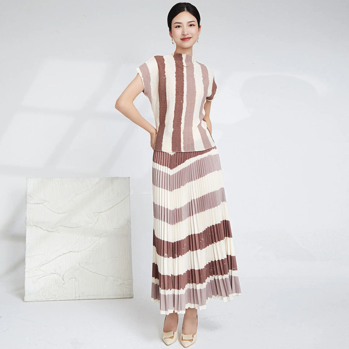 Elegant Pleated 2 Pieces Set Women's Printed Striped Turtleneck Short Sleeves Slim Tops High Waist Fold Skirts eprolo