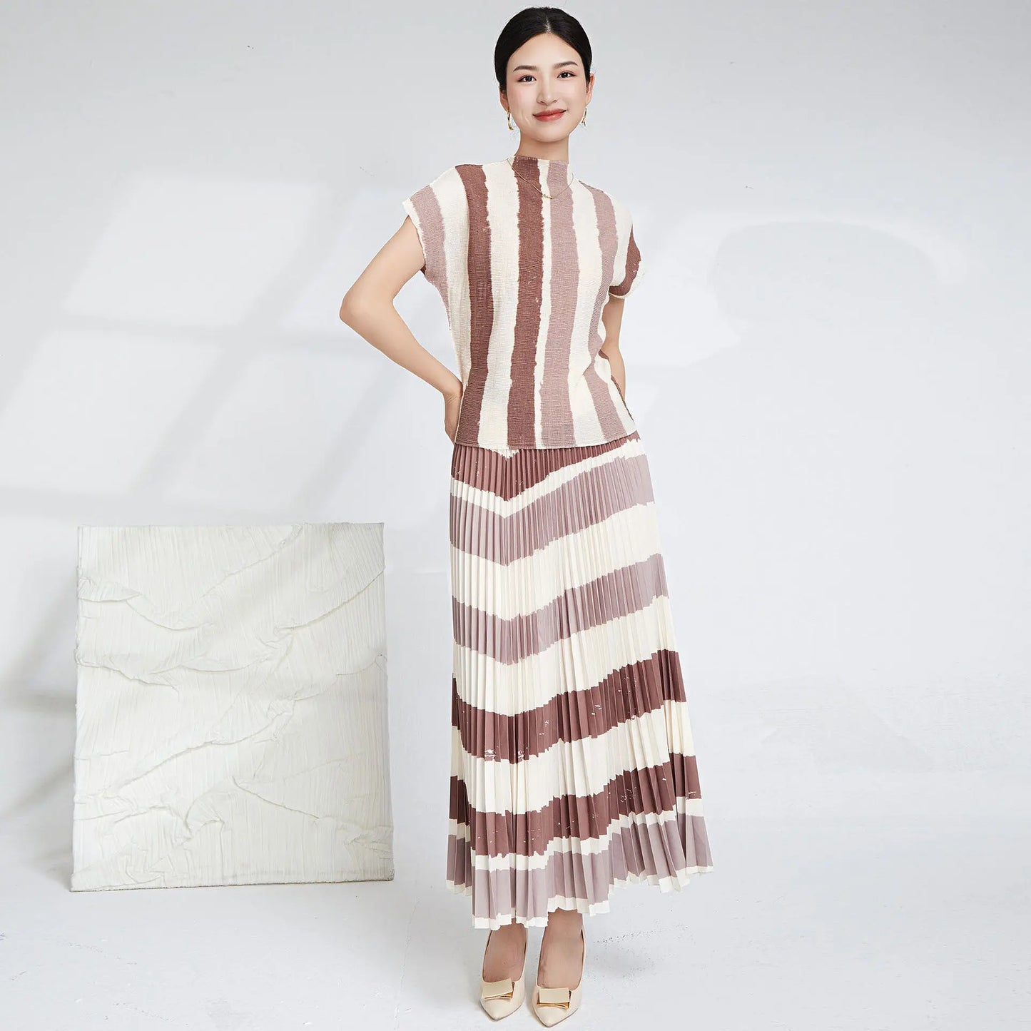 Elegant Pleated 2 Pieces Set Women's Printed Striped Turtleneck Short Sleeves Slim Tops High Waist Fold Skirts eprolo